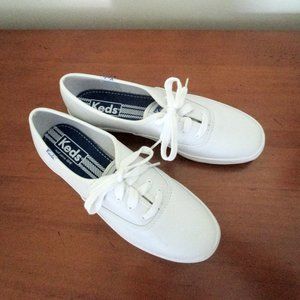 Keds White Leather Classic Lace Up Sneakers Size 7